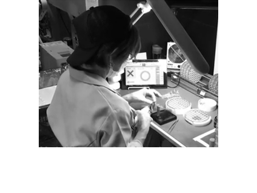 導入事例：タブレット・コミュニケーターを使いながら作業を実施